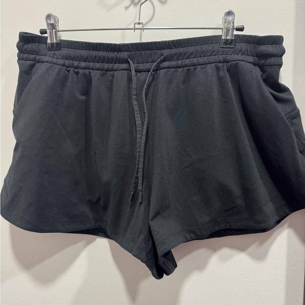 Black Lululemon short xl
